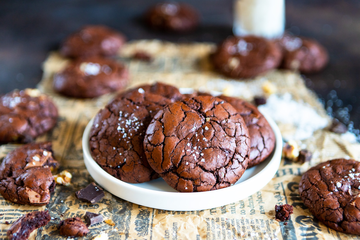 Fudgy Chocolate Brownie Cookies (Only 7 Ingredients!) - The Loopy